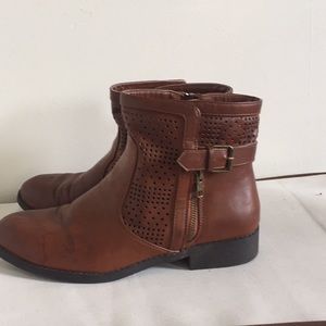 Short brown booties